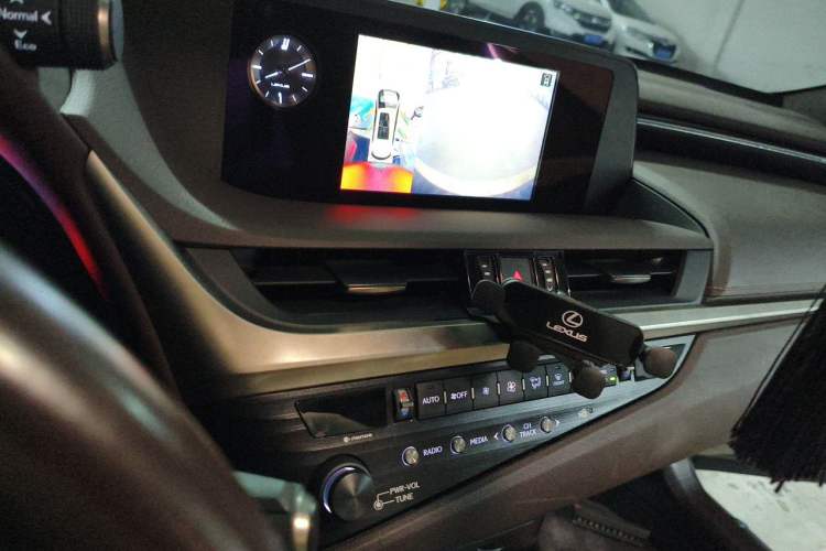 Used Lexus ES 2020 200 Excellence Edition Audio And AC Panel