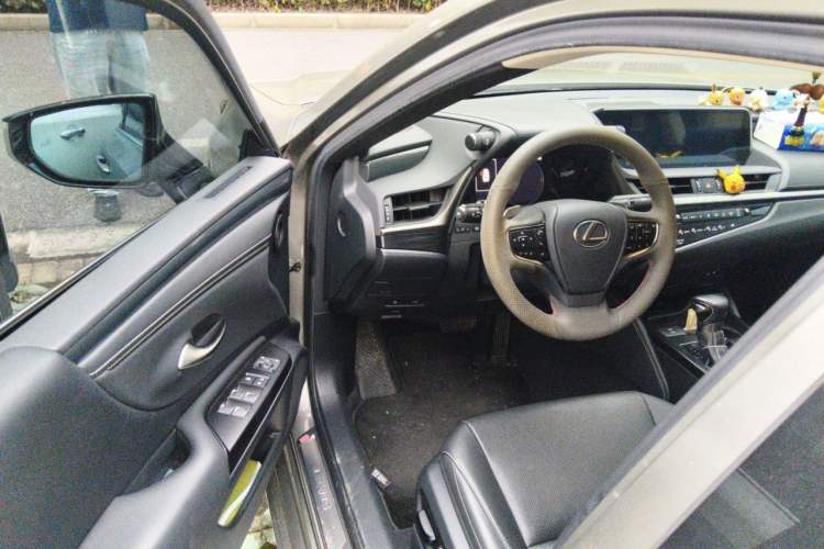 Used Lexus ES 2020 200 Excellence Edition Driver Seat