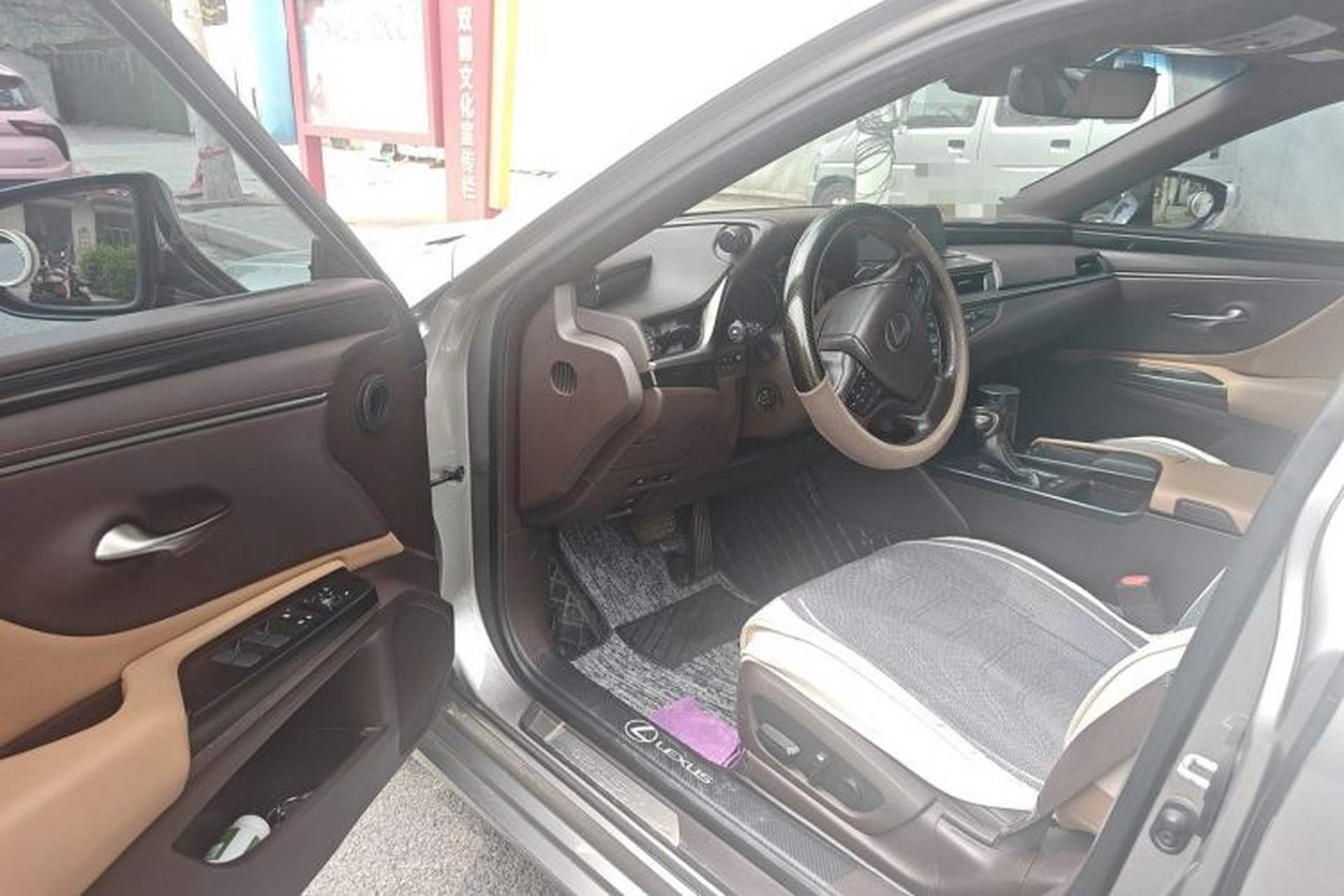 Used Lexus ES 2020 300h Premier Edition Driver Seat