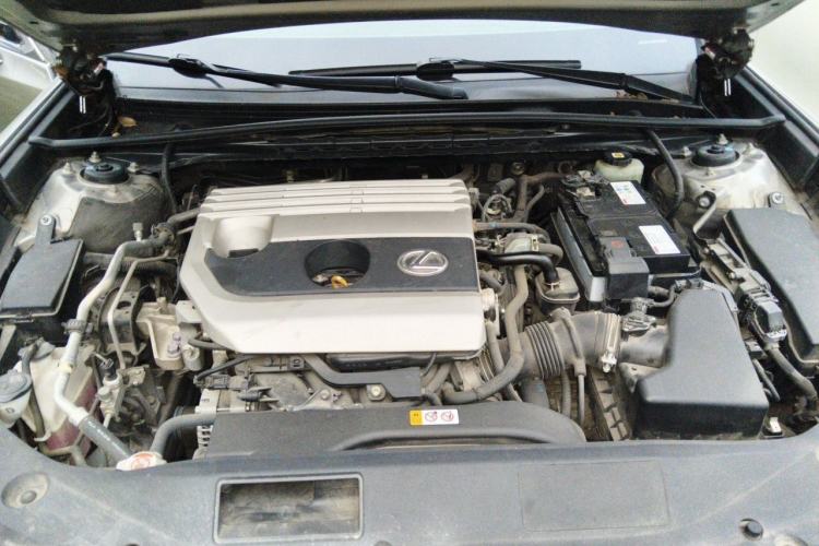 Used Lexus ES 2020 200 Excellence Edition Engine Bay