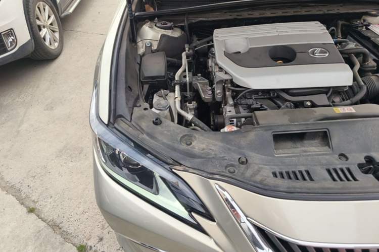 Used Lexus ES 2020 200 Excellence Edition Engine Bay Right