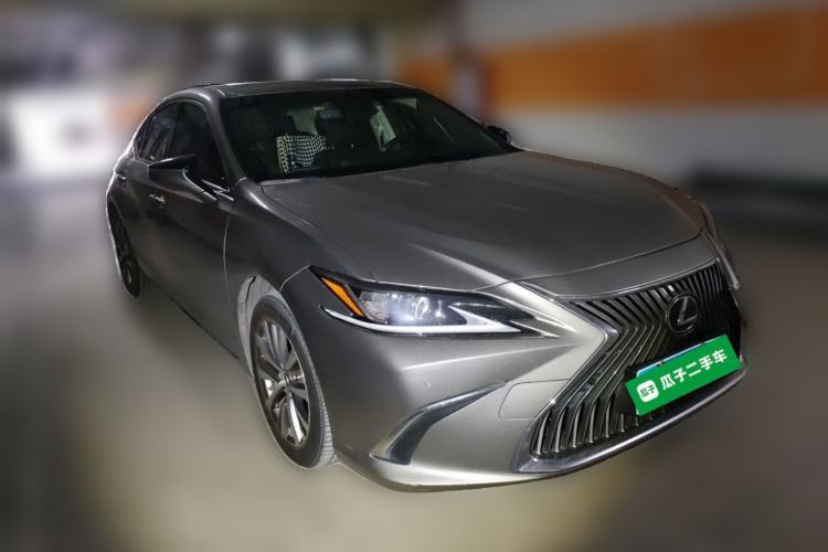 Used Lexus ES 2020 200 Excellence Edition Front Right 45 Deg