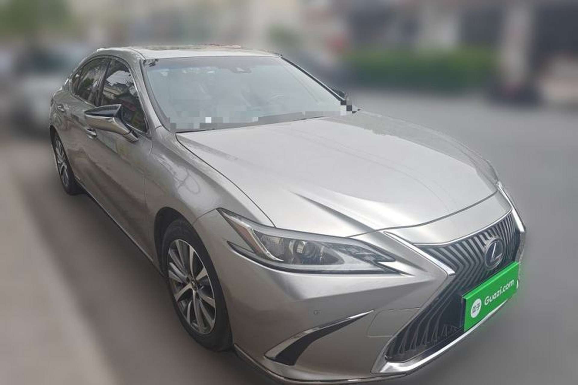 Used Lexus ES 2020 300h Premier Edition Front Right 45 Deg