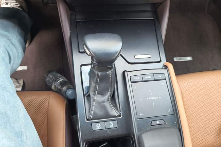 Used Lexus ES 2020 200 Excellence Edition Gear Lever