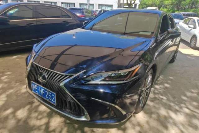Used Lexus ES 2020 300h Deluxe Edition