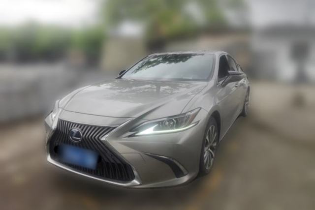 Used Lexus ES 2020 300h Premier Edition