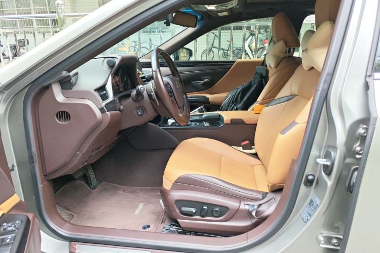 Used Lexus ES 2020 200 Excellence Edition Left Front Seat