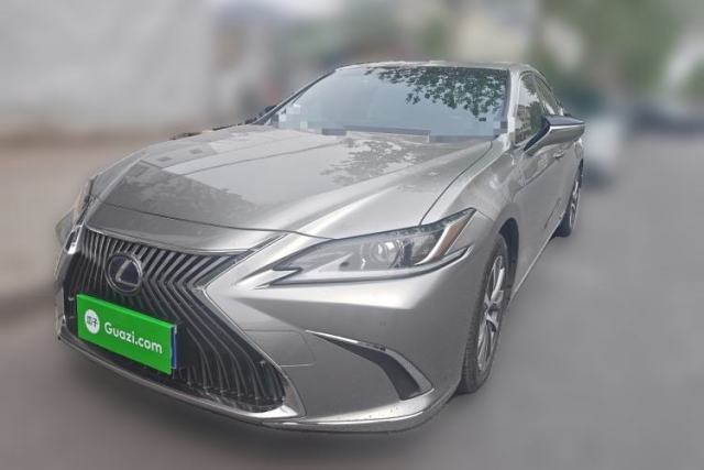 Used Lexus ES 2020 300h Premier Edition