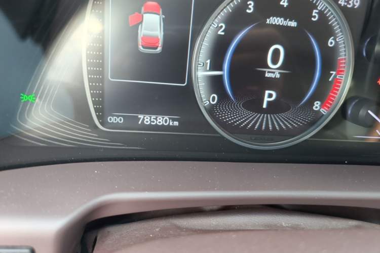 Used Lexus ES 2020 200 Excellence Edition Odometer Close Up