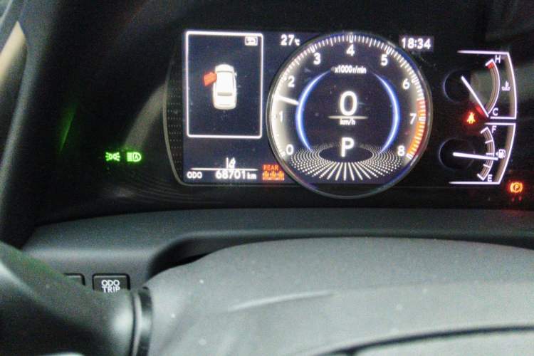 Used Lexus ES 2020 200 Excellence Edition Odometer Close Up