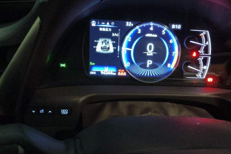 Used Lexus ES 2020 200 Excellence Edition Odometer Close Up