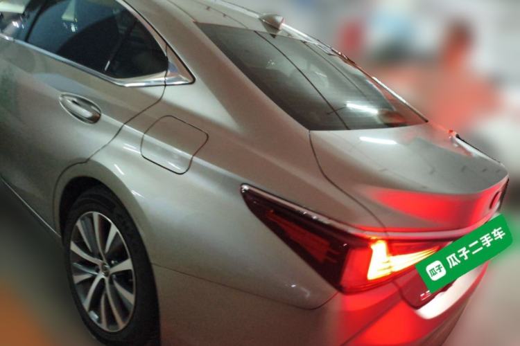 Used Lexus ES 2020 200 Excellence Edition Rear Left 45 Deg
