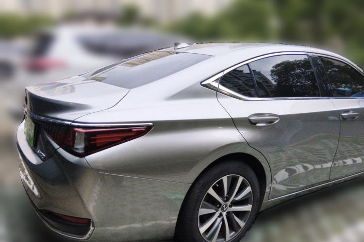 Used Lexus ES 2020 200 Excellence Edition Rear Right 45 Deg