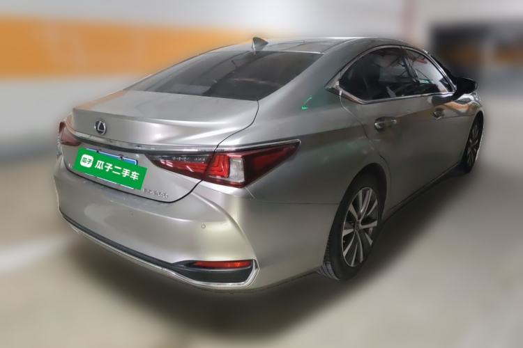 Used Lexus ES 2020 200 Excellence Edition Rear Right 45 Deg