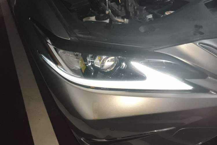 Used Lexus ES 2020 200 Excellence Edition Right Front Headlight