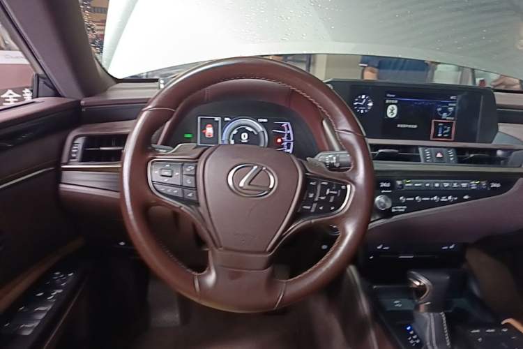 Used Lexus ES 2020 300h Premier Edition Steering Wheel