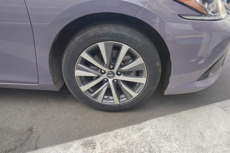 Used Lexus ES 2020 300h Premier Edition Exterior 4