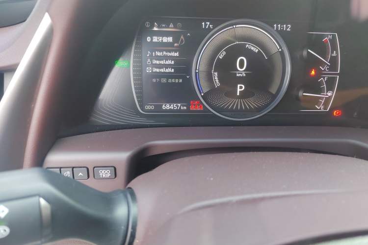 Used Lexus ES 2020 300h Premier Edition Odometer Close Up