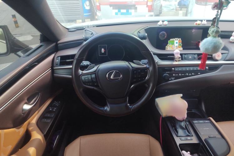 Used Lexus ES 2020 300h Premier Edition Steering Wheel