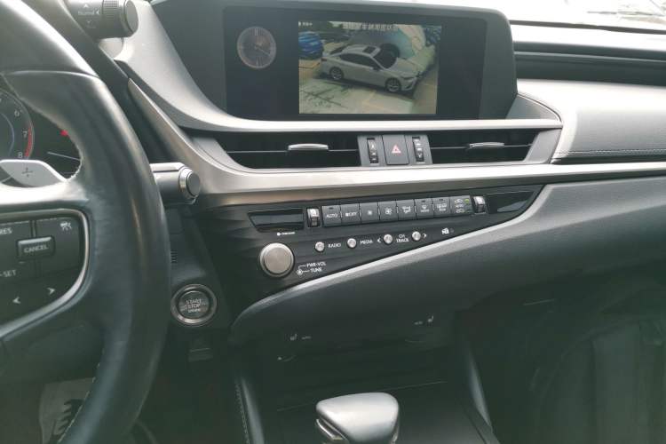 Used Lexus ES 2020 200 Excellence Edition Audio And AC Panel