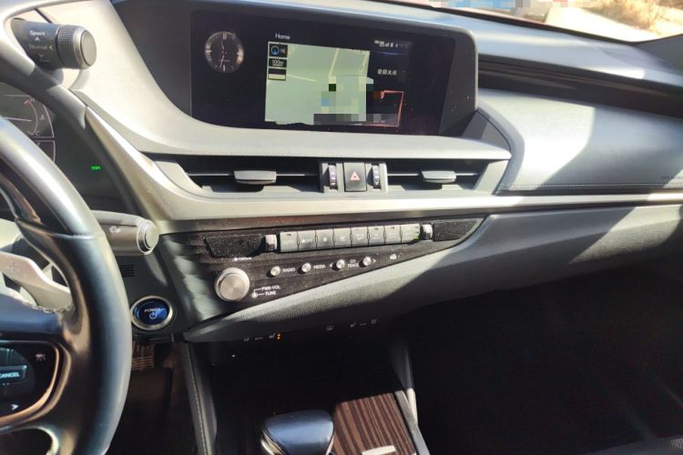 Used Lexus ES 2020 300h Premium Edition Audio And AC Panel