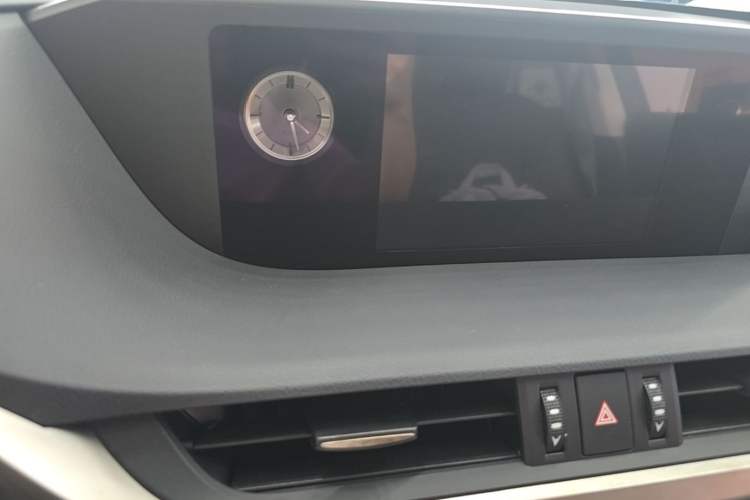 Used Lexus ES 2020 200 Excellence Edition Audio And AC Panel