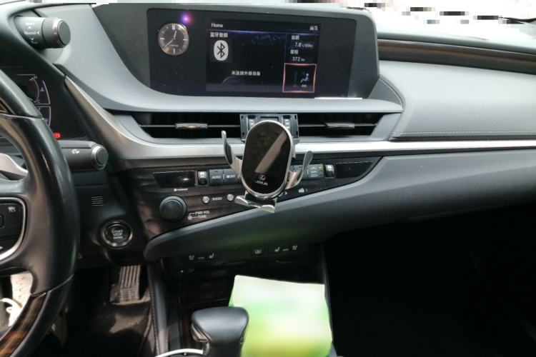 Used Lexus ES 2020 200 Luxury Edition Audio And AC Panel