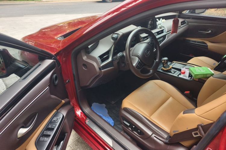 Used Lexus ES 2020 200 Excellence Edition Driver Seat