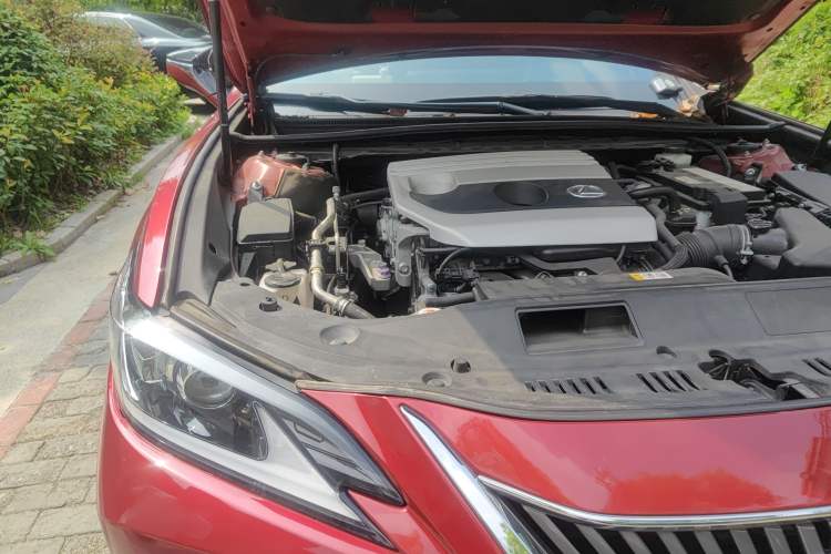 Used Lexus ES 2020 200 Excellence Edition Engine Bay Right