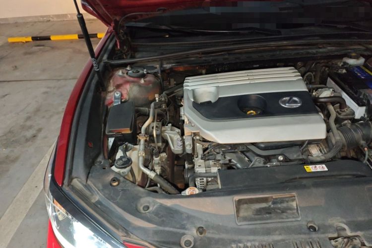 Used Lexus ES 2020 200 Luxury Edition Engine Bay Right