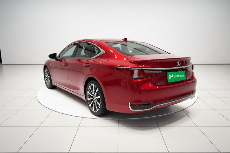 Used Lexus ES 2020 300h Premium Edition Exterior 2