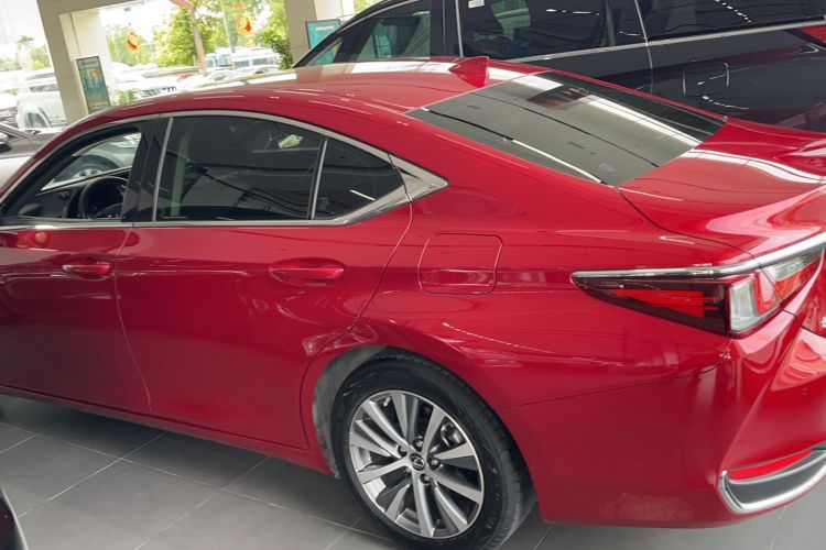 Used Lexus ES 2020 200 Excellence Edition Exterior 5