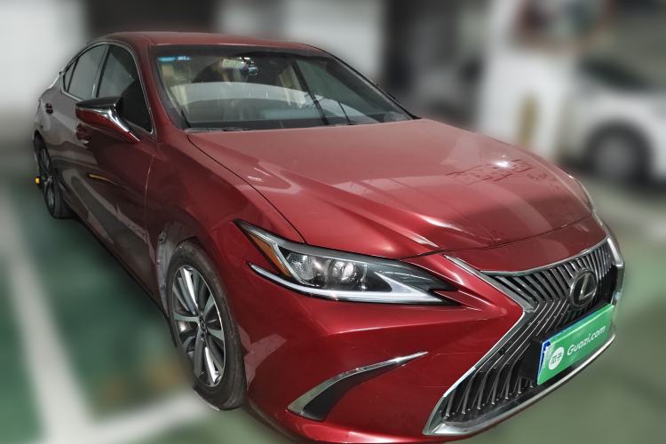 Used Lexus ES 2020 200 Excellence Edition Front Right 45 Deg