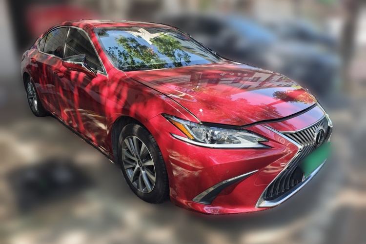 Used Lexus ES 2020 200 Luxury Edition Front Right 45 Deg