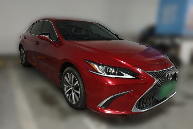 Used Lexus ES 2020 200 Luxury Edition Front Right 45 Deg