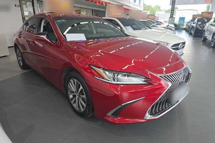 Used Lexus ES 2020 200 Excellence Edition Front Right 45 Deg