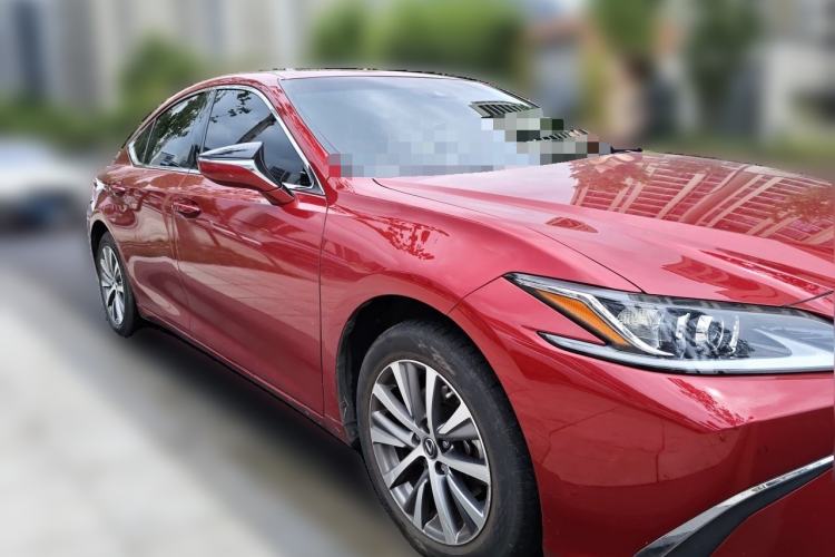 Used Lexus ES 2020 200 Excellence Edition Front Right 45 Deg