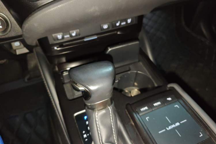 Used Lexus ES 2020 200 Luxury Edition Gear Lever