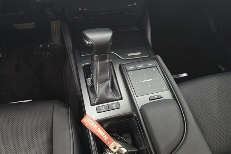 Used Lexus ES 2020 200 Excellence Edition Gear Lever