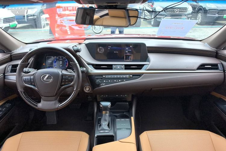 Used Lexus ES 2020 200 Luxury Edition Interior 1