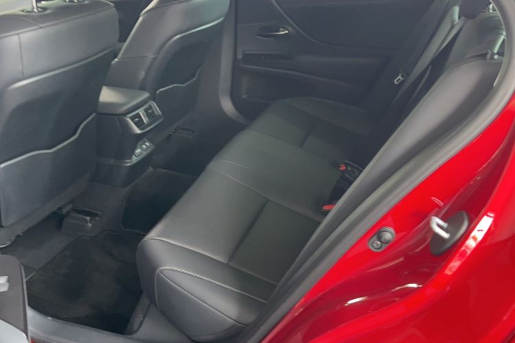 Used Lexus ES 2020 200 Excellence Edition Interior 2
