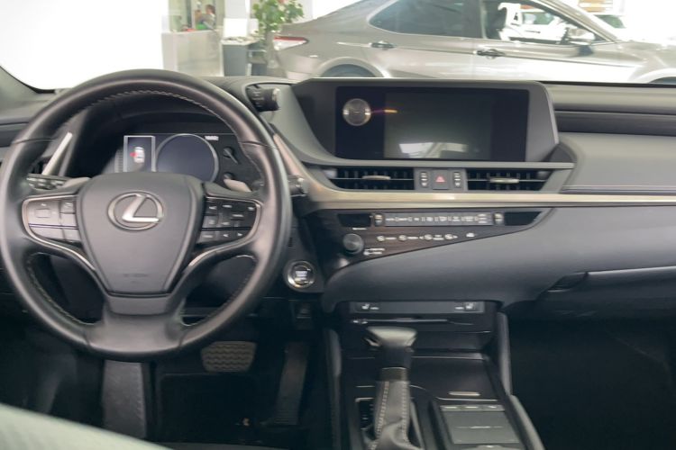 Used Lexus ES 2020 200 Excellence Edition Interior 3
