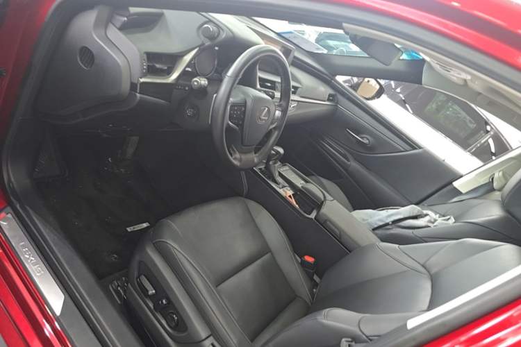 Used Lexus ES 2020 200 Excellence Edition Left Front Seat