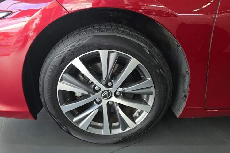Used Lexus ES 2020 200 Excellence Edition Left Front Wheel Hub