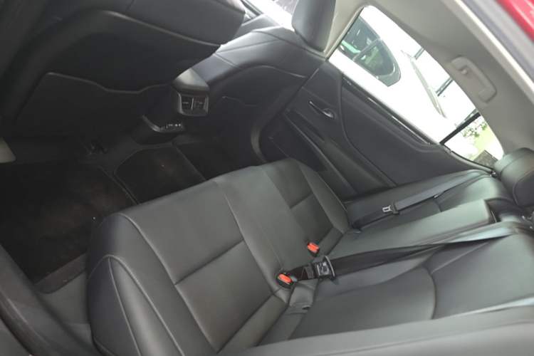 Used Lexus ES 2020 200 Excellence Edition Left Rear Seat