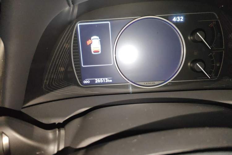 Used Lexus ES 2020 200 Excellence Edition Odometer Close Up
