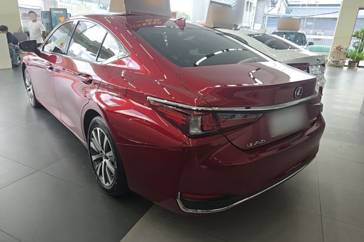 Used Lexus ES 2020 200 Excellence Edition Rear Left 45 Deg