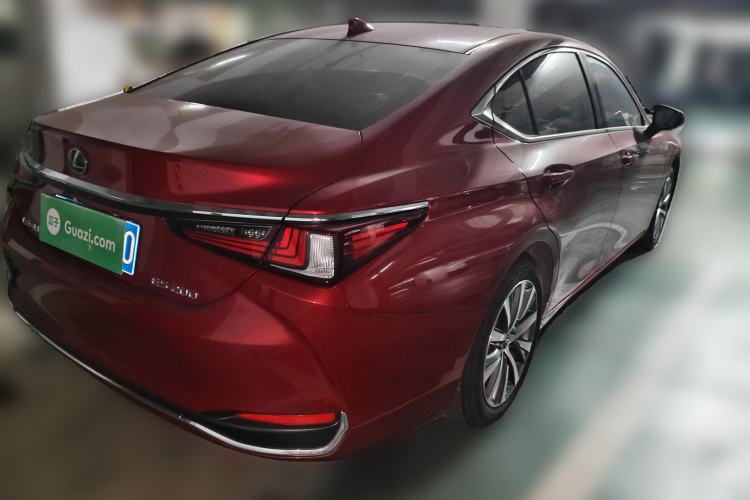 Used Lexus ES 2020 200 Excellence Edition Rear Right 45 Deg