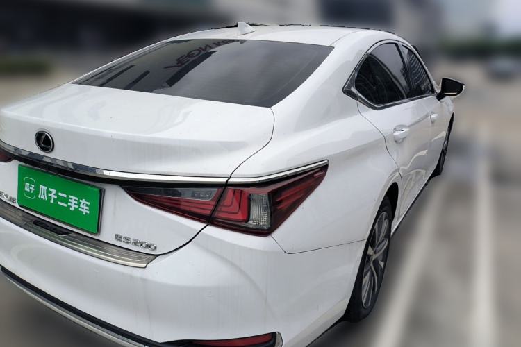 Used Lexus ES 2020 200 Excellence Edition Rear Right 45 Deg
