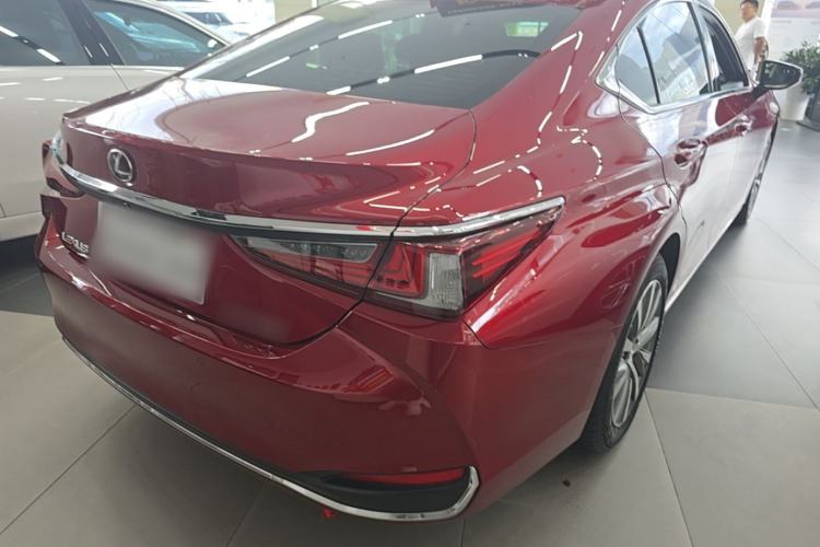 Used Lexus ES 2020 200 Excellence Edition Rear Right 45 Deg